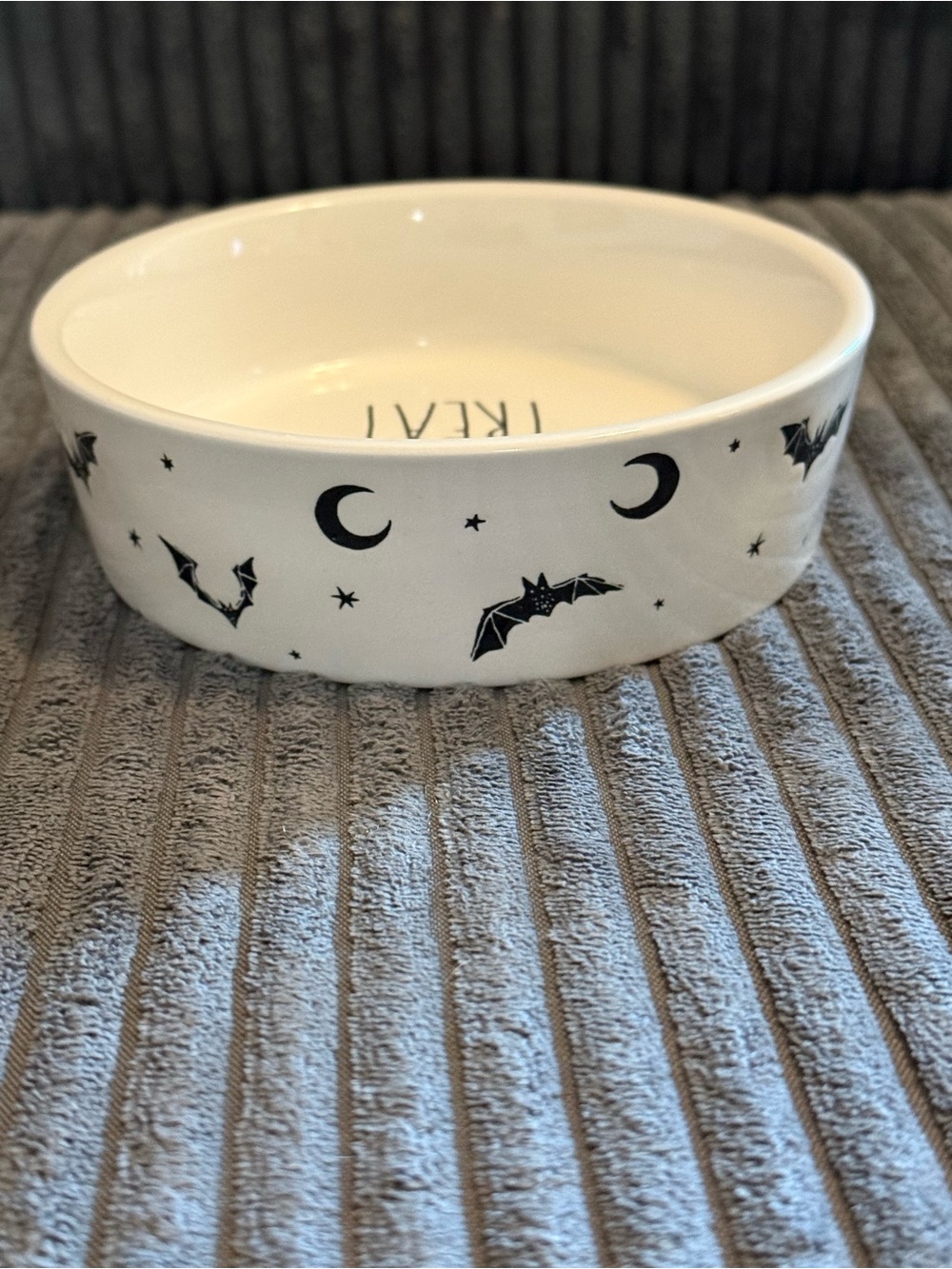 Rae Dunn White Ceramic Cat 🐈⬛ Bowl w/ Halloween Pattern ‘Trick Or Treat’ NWT - Picture 3 of 5